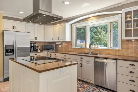 68 Dudley Road Brentwood NH 03833