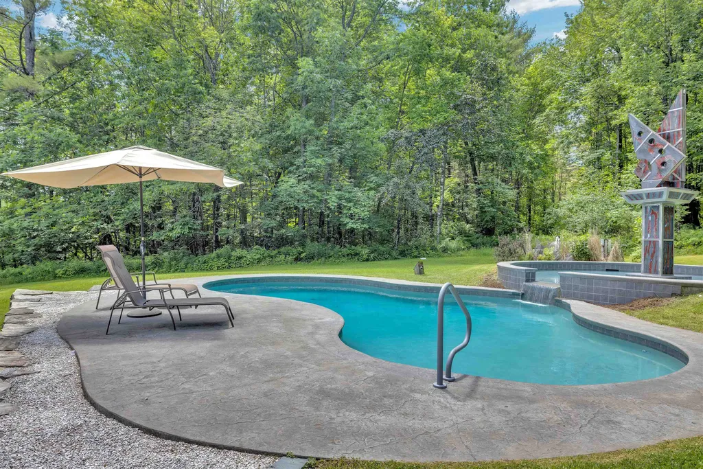 271 New Boston Road Norwich VT 05055