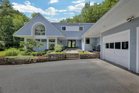 271 New Boston Road Norwich VT 05055