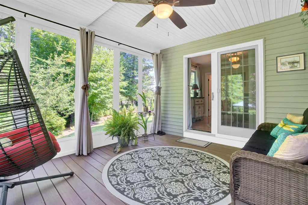 17 Laredo Lane Rochester NH 03868