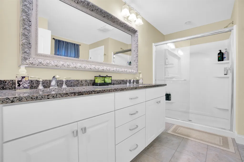17 Laredo Lane Rochester NH 03868