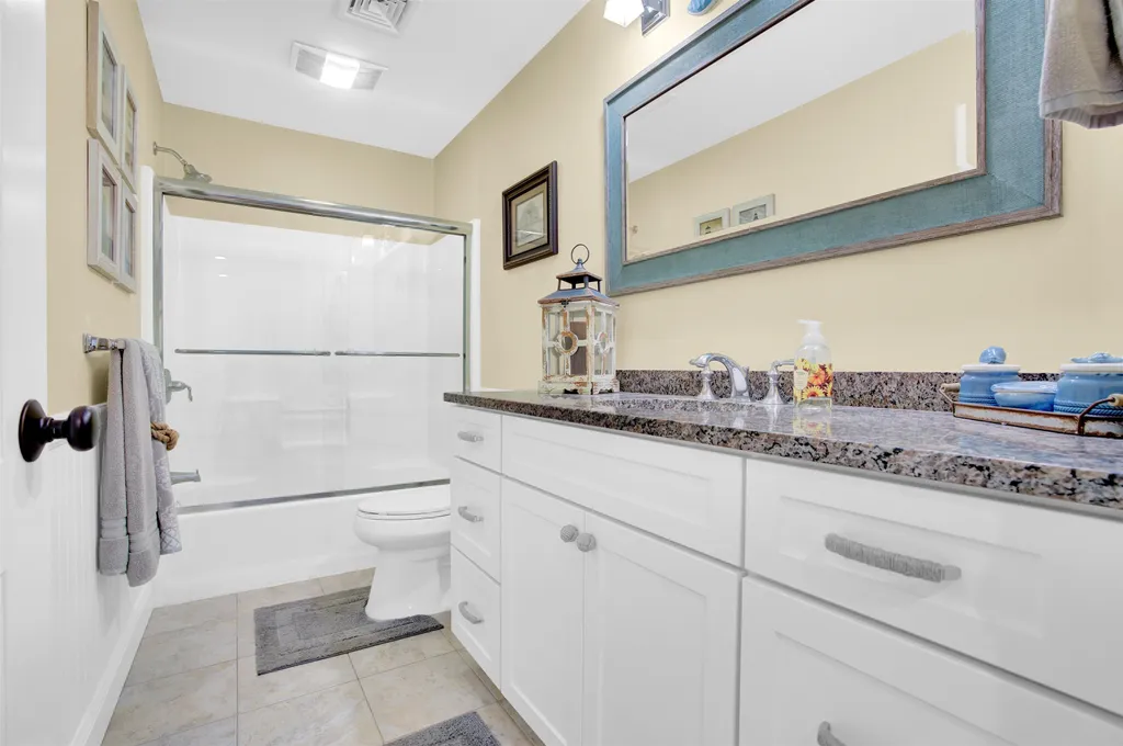 17 Laredo Lane Rochester NH 03868