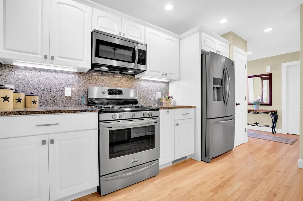 17 Laredo Lane Rochester NH 03868