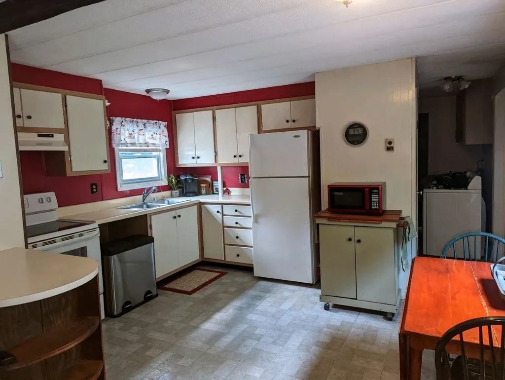 112 Cotton Farm Road Danville NH 03819