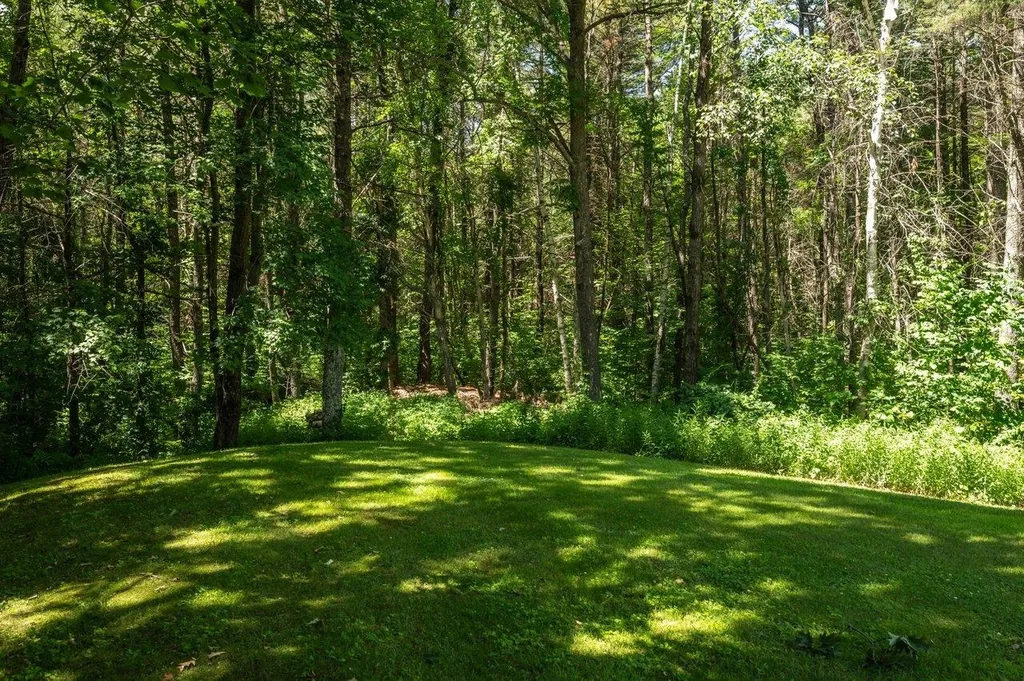 17 Parsonage Drive Laconia NH 03246