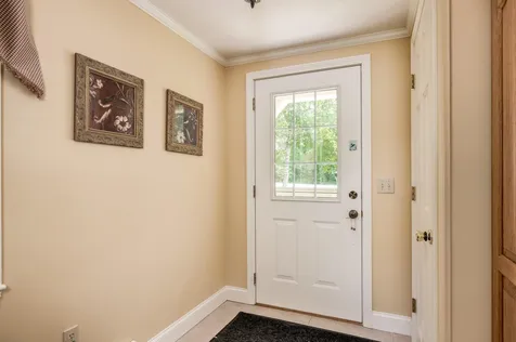 17 Parsonage Drive Laconia NH 03246