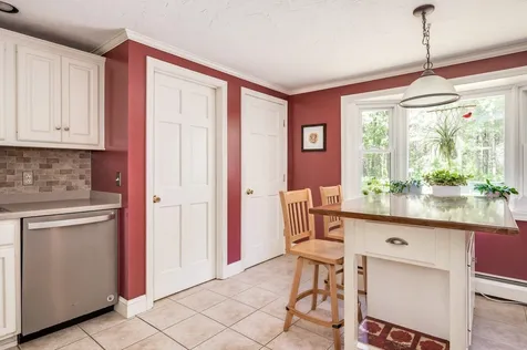 17 Parsonage Drive Laconia NH 03246