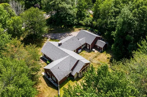 17 Parsonage Drive Laconia NH 03246