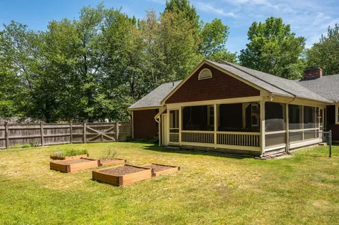 17 Parsonage Drive Laconia NH 03246