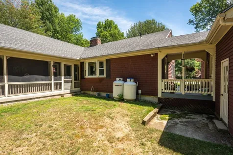 17 Parsonage Drive Laconia NH 03246