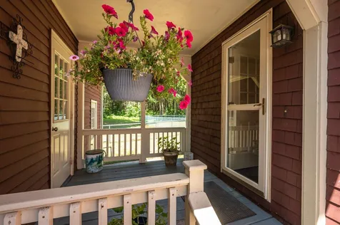 17 Parsonage Drive Laconia NH 03246