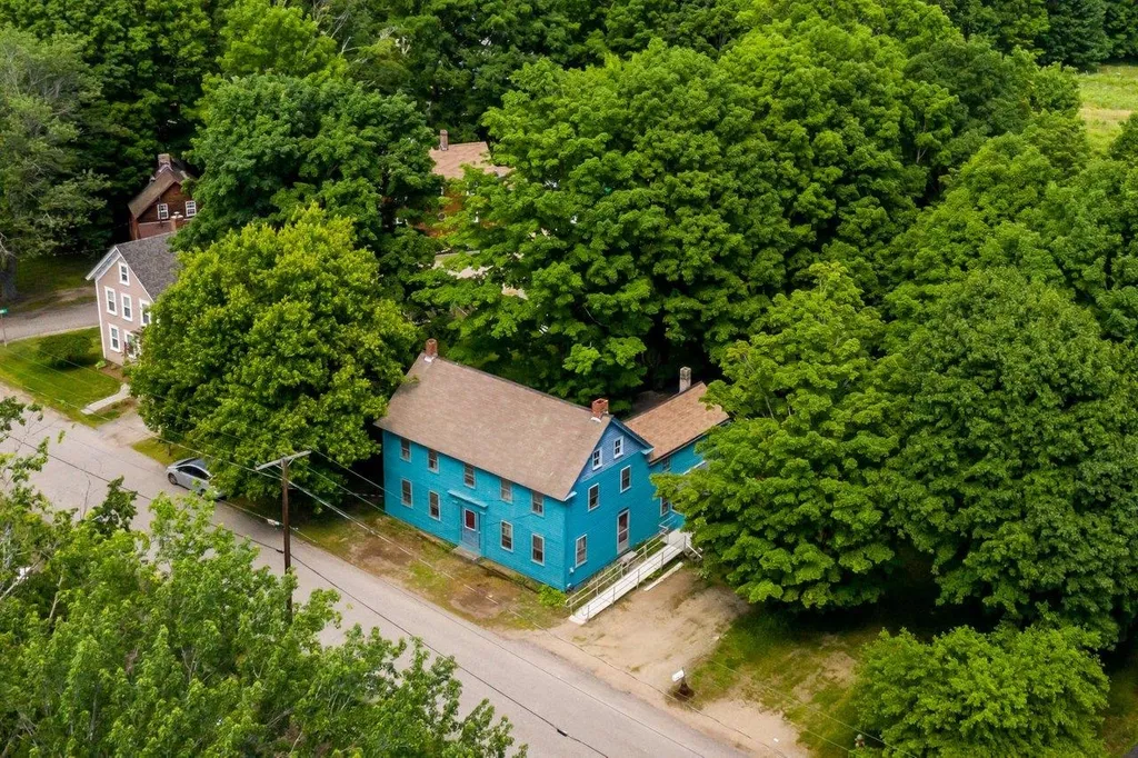15 Railroad Avenue Newfields NH 03856