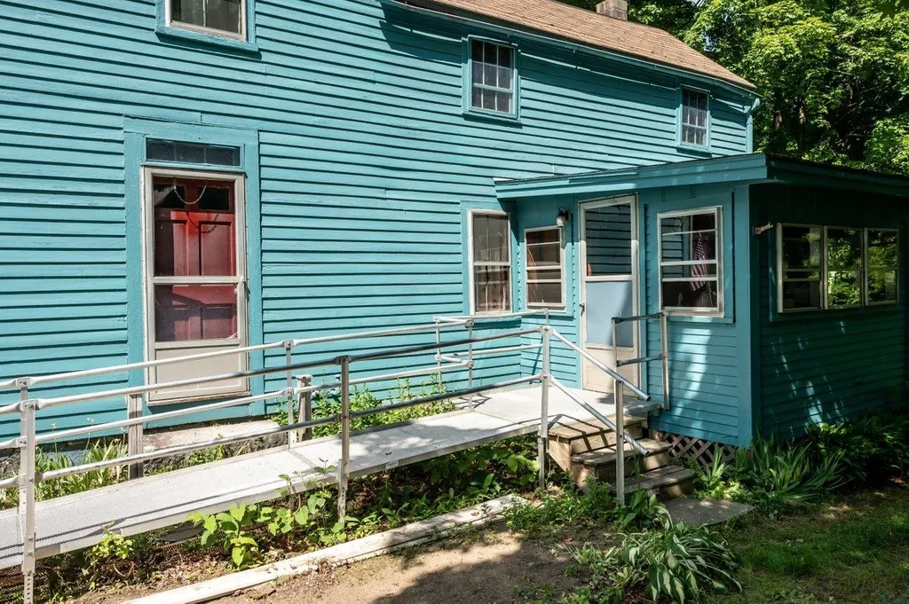 15 Railroad Avenue Newfields NH 03856