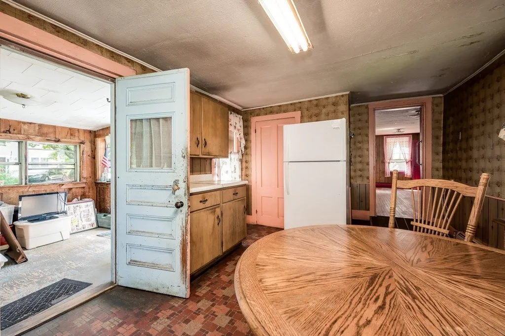 15 Railroad Avenue Newfields NH 03856