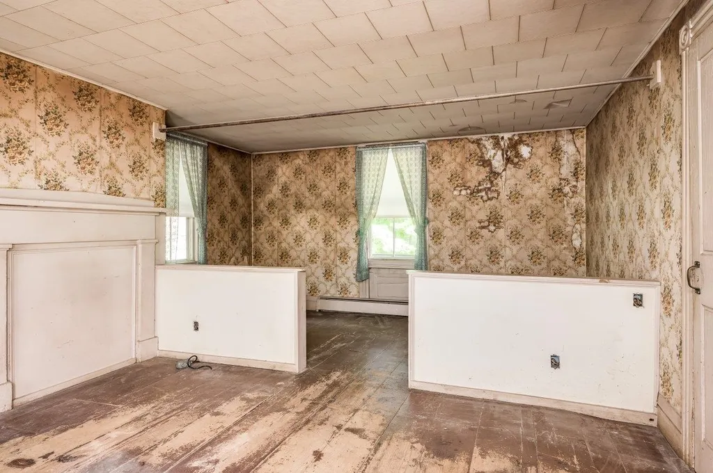 15 Railroad Avenue Newfields NH 03856