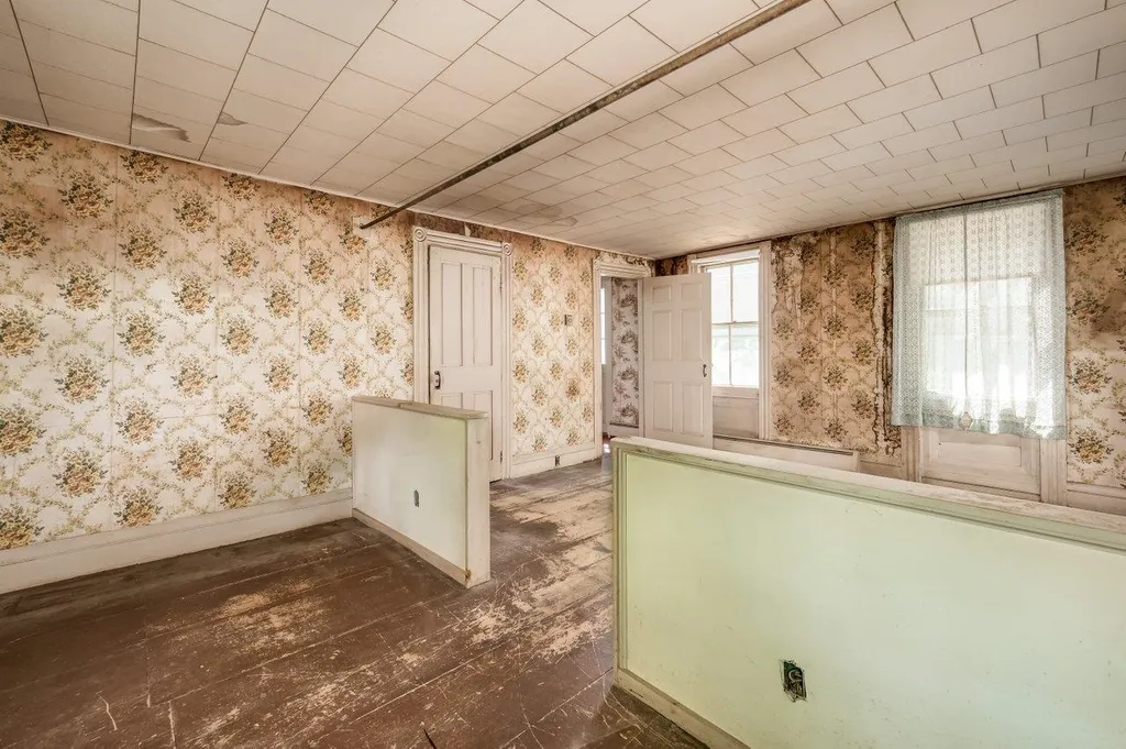 15 Railroad Avenue Newfields NH 03856