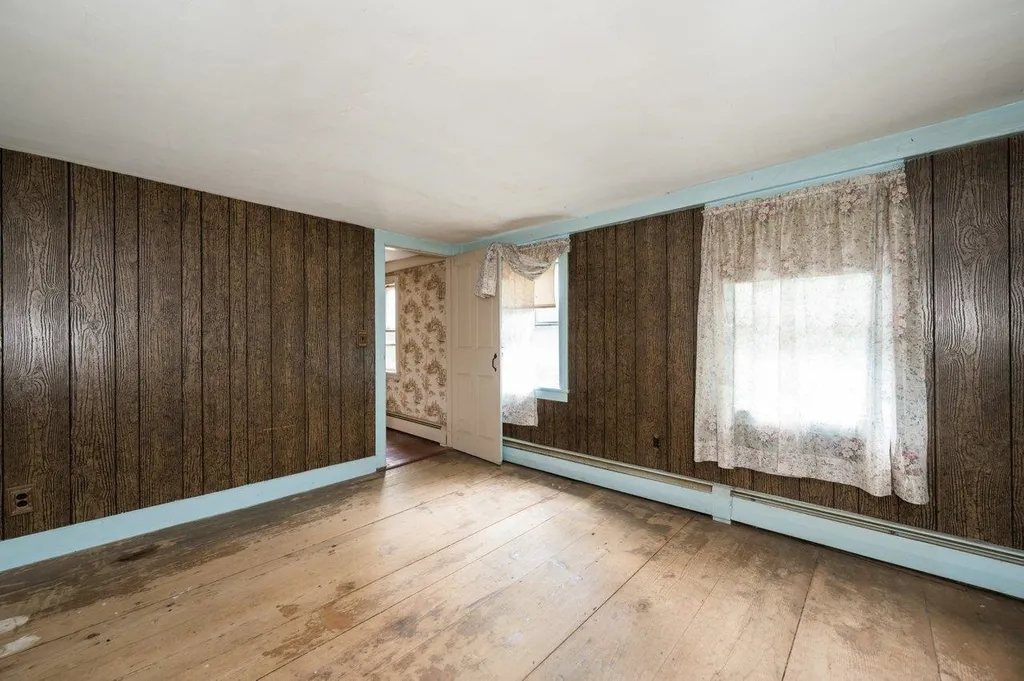 15 Railroad Avenue Newfields NH 03856