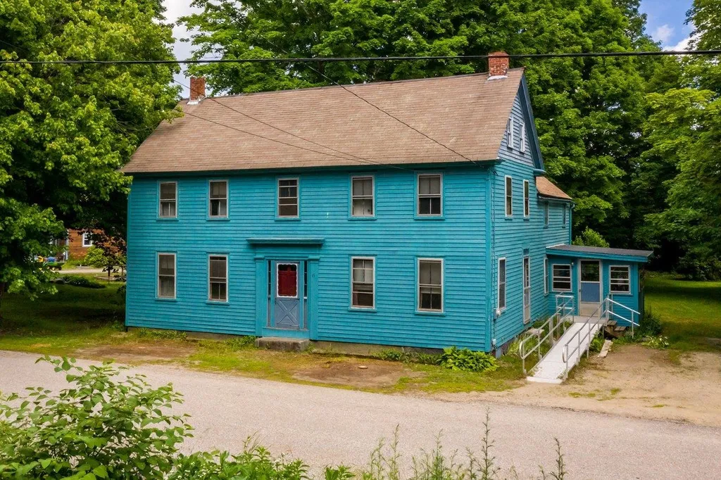 15 Railroad Avenue Newfields NH 03856