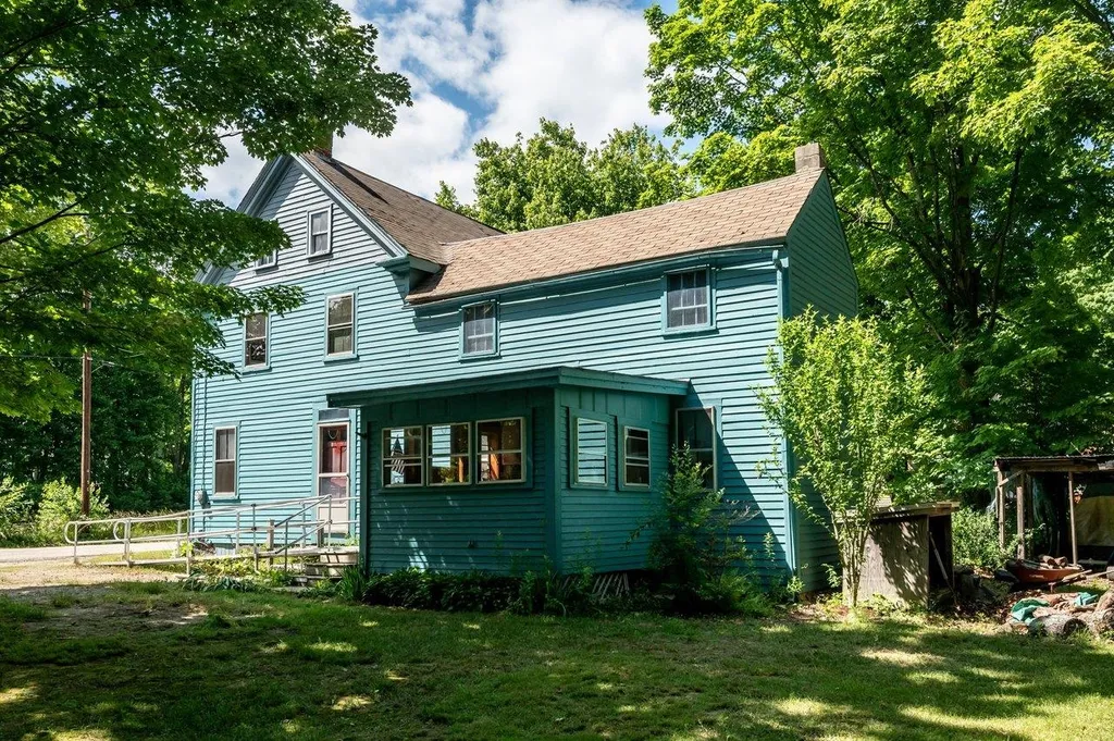 15 Railroad Avenue Newfields NH 03856