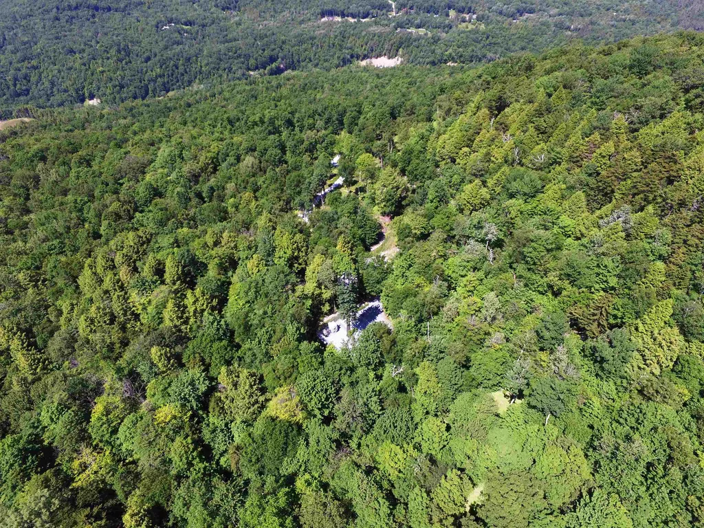 3410 Us Route 4 Mendon VT 05701