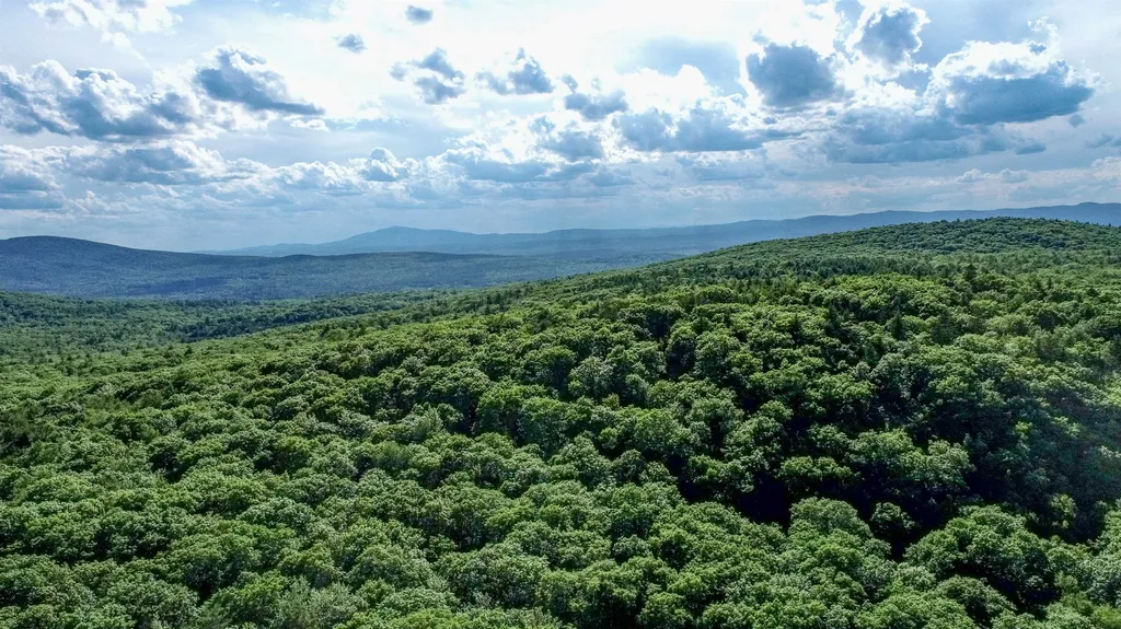 405 Mountain Road Lyndeborough NH 03082