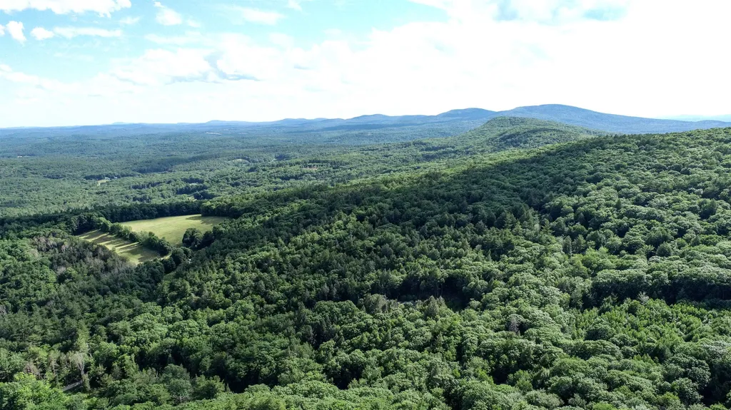 405 Mountain Road Lyndeborough NH 03082