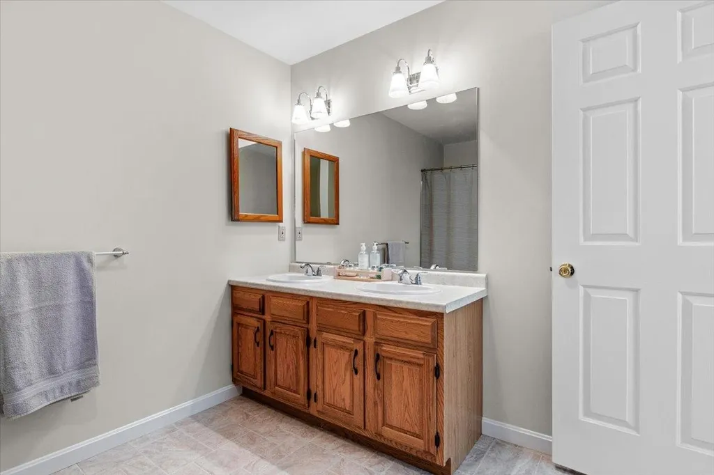 2 Cardinal Lane Essex VT 05452