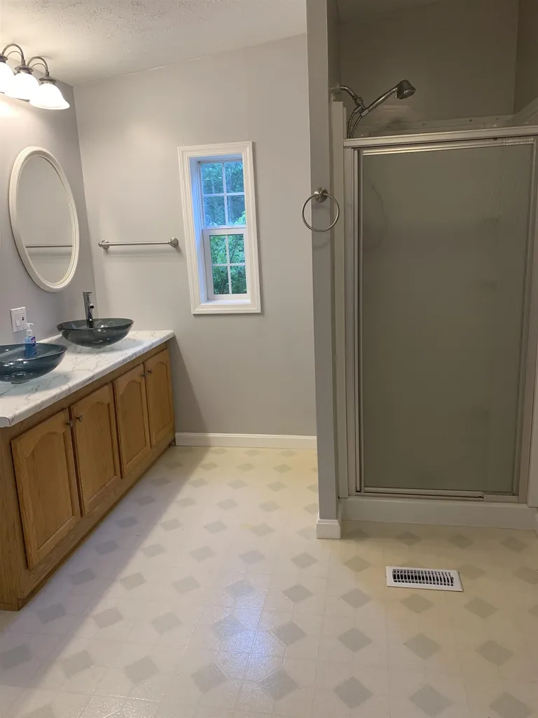 31 Bog Road Hillsborough NH 03244