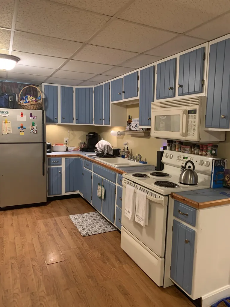 31 Bog Road Hillsborough NH 03244