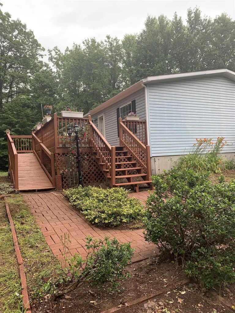31 Bog Road Hillsborough NH 03244