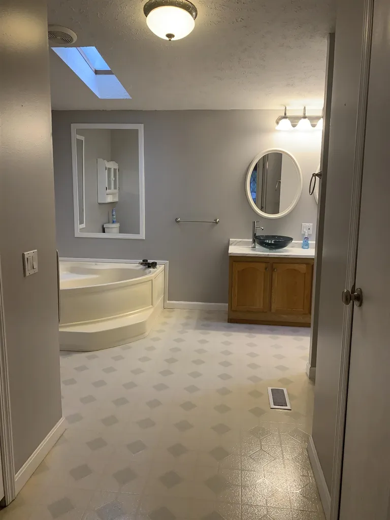 31 Bog Road Hillsborough NH 03244