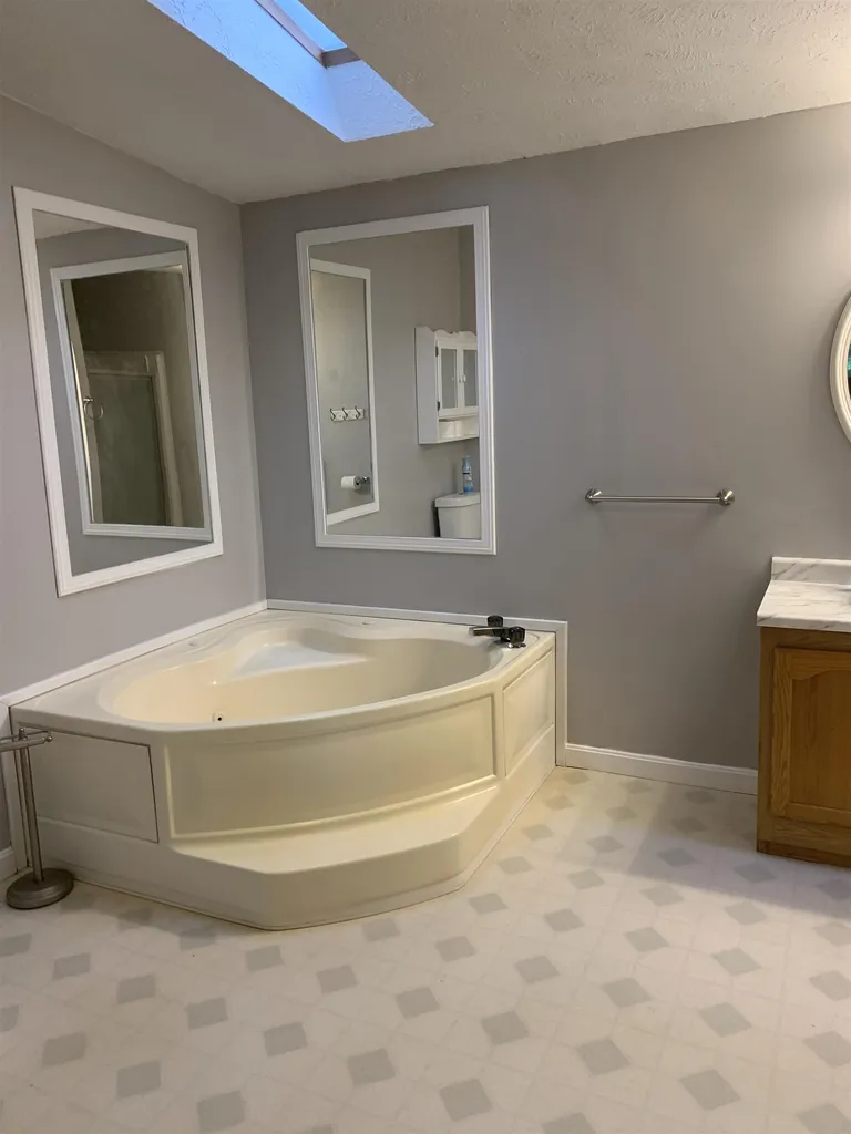31 Bog Road Hillsborough NH 03244