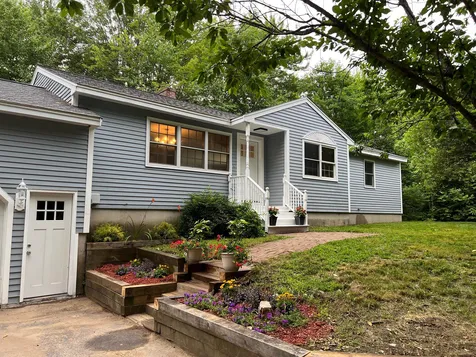 10 Dove Lane Pittsfield NH 03263