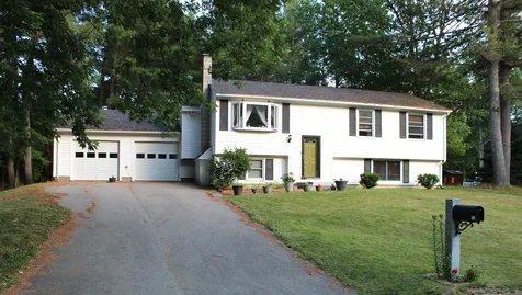 30 Toftree Lane Dover NH 03820
