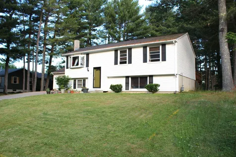 30 Toftree Lane Dover NH 03820
