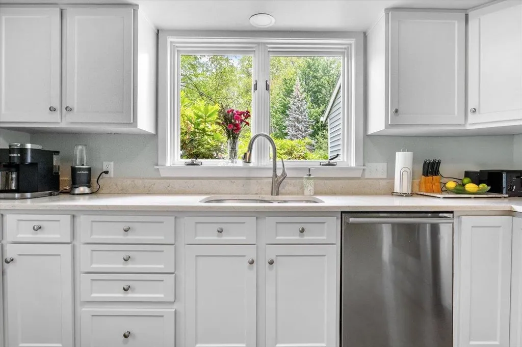 18 Vale Drive Essex VT 05452