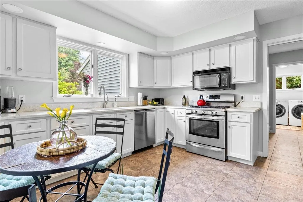 18 Vale Drive Essex VT 05452