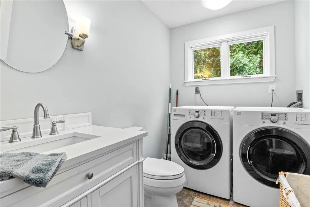 18 Vale Drive Essex VT 05452