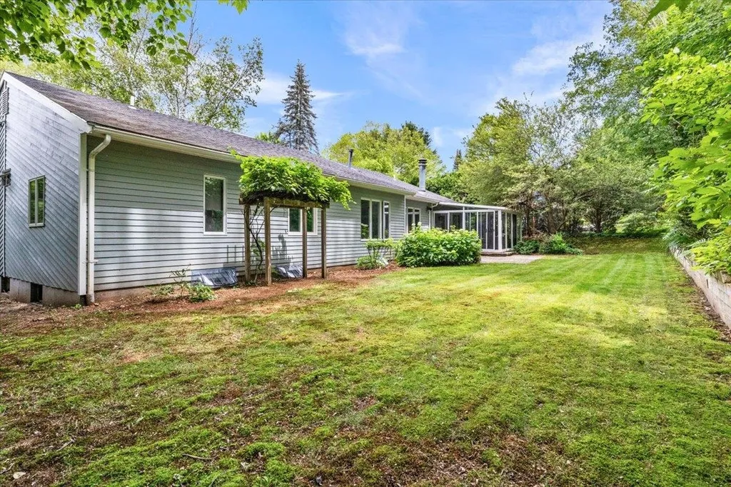 18 Vale Drive Essex VT 05452