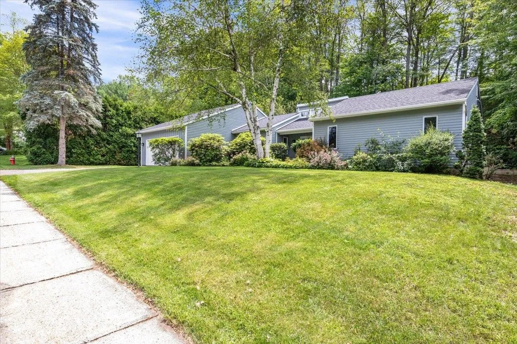 18 Vale Drive Essex VT 05452