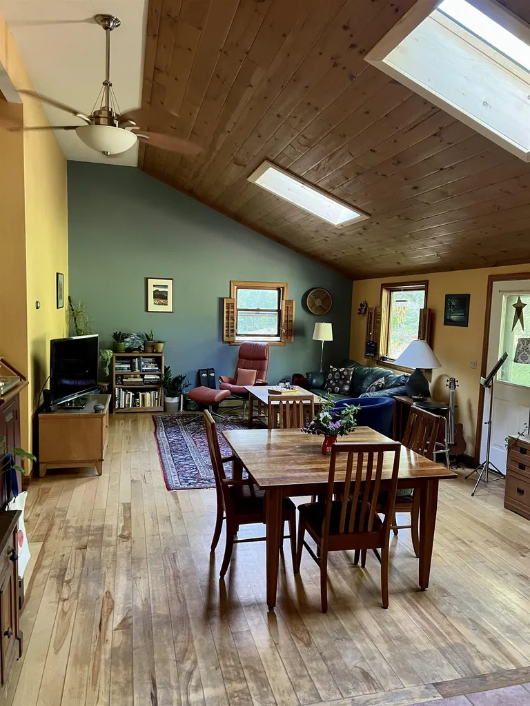 32 Hillside Lane Richmond VT 05477