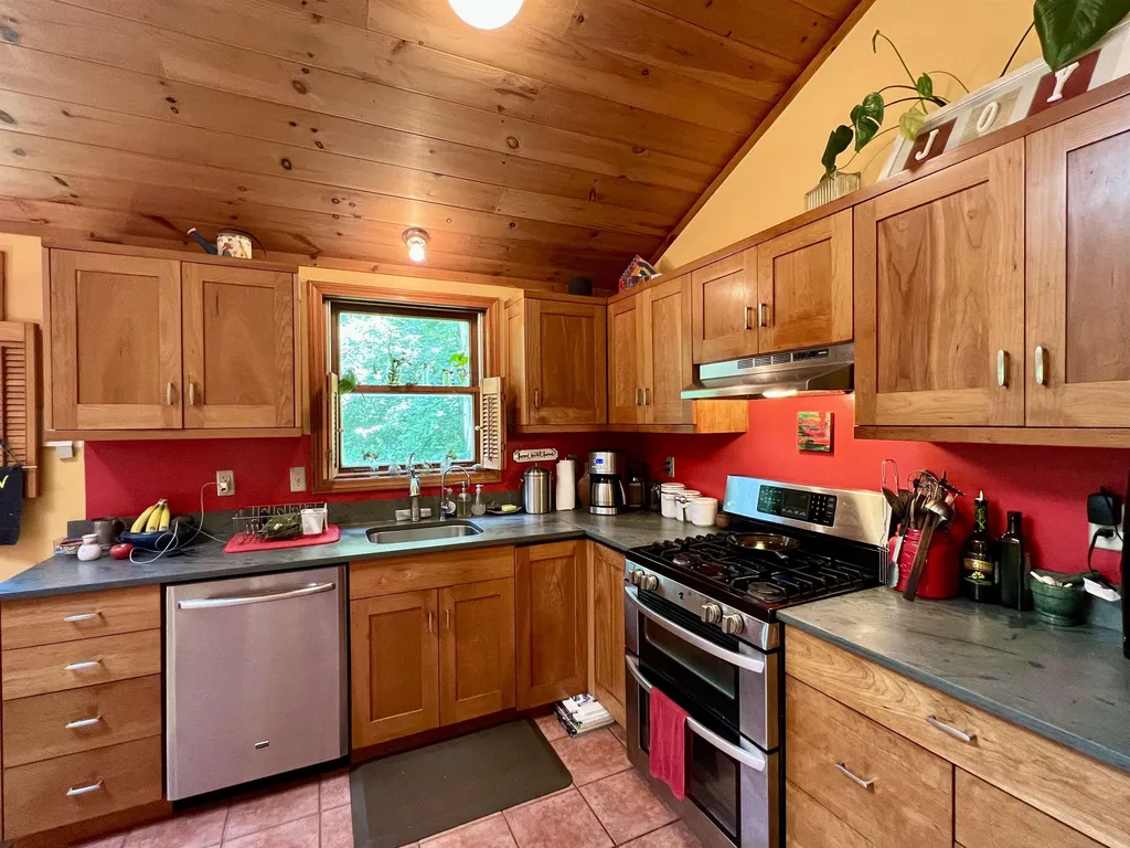 32 Hillside Lane Richmond VT 05477
