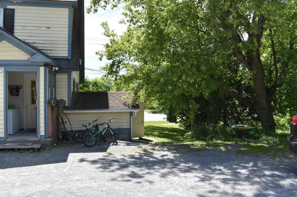 85 Court Street Middlebury VT 05753