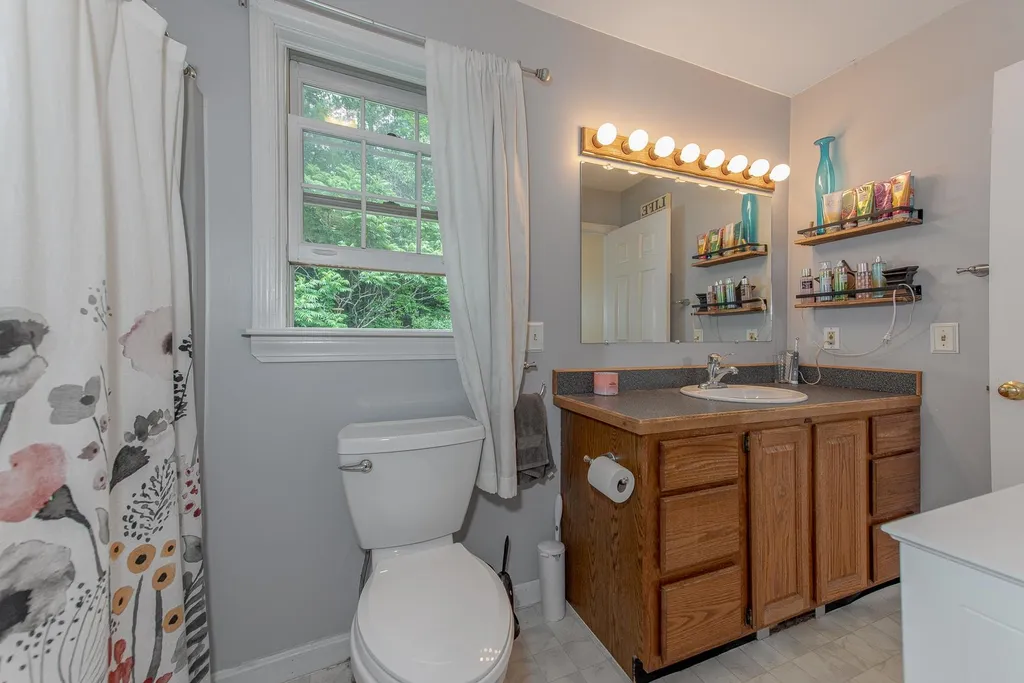 53 Pine Meadow Road New Hampton NH 03256