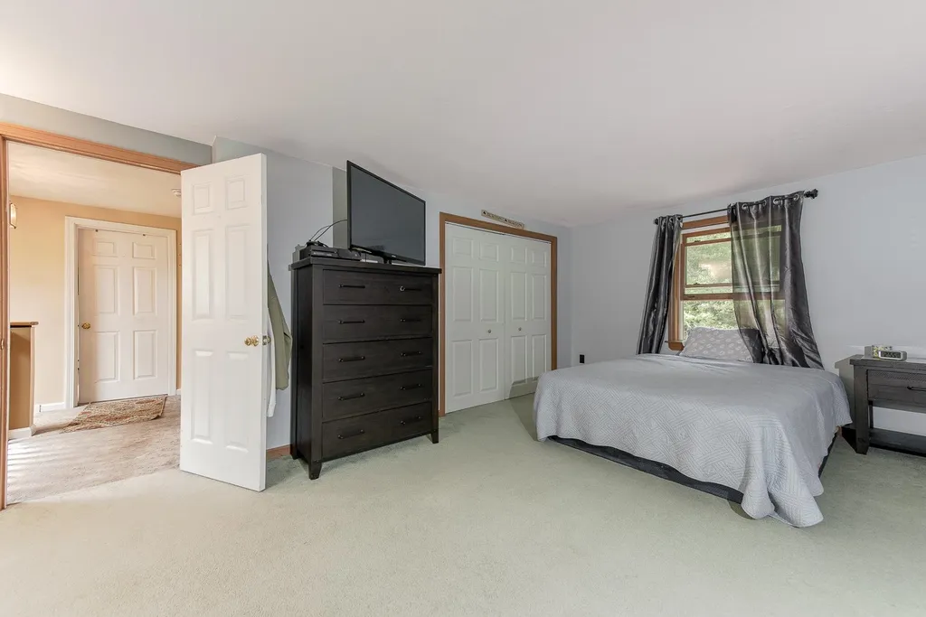 53 Pine Meadow Road New Hampton NH 03256