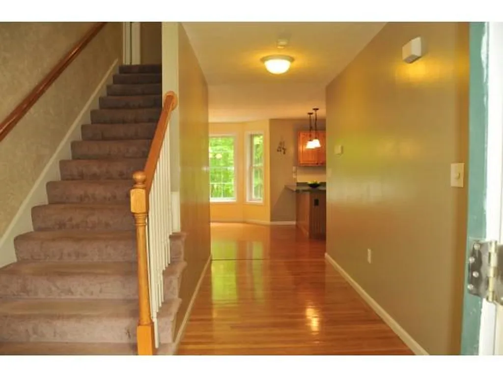 3 Wolfe Lane Bedford NH 03110