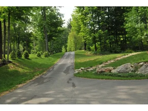 3 Wolfe Lane Bedford NH 03110