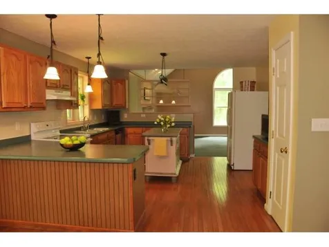 3 Wolfe Lane Bedford NH 03110