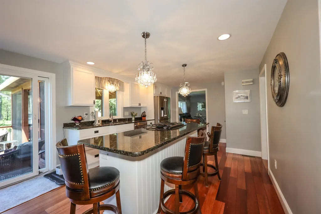 189 Shannon Road Salem NH 03079