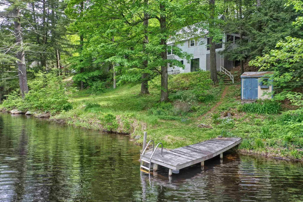 33 Woodfern Road Weare NH 03281